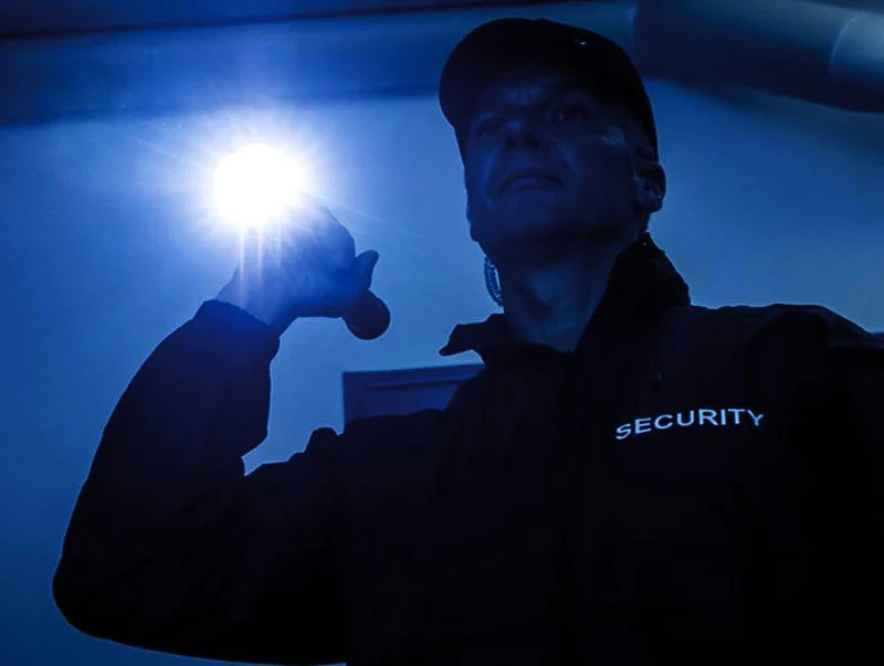 Navigator 1100 | 1100 Lumens | Battery Powered Torch - Image 6