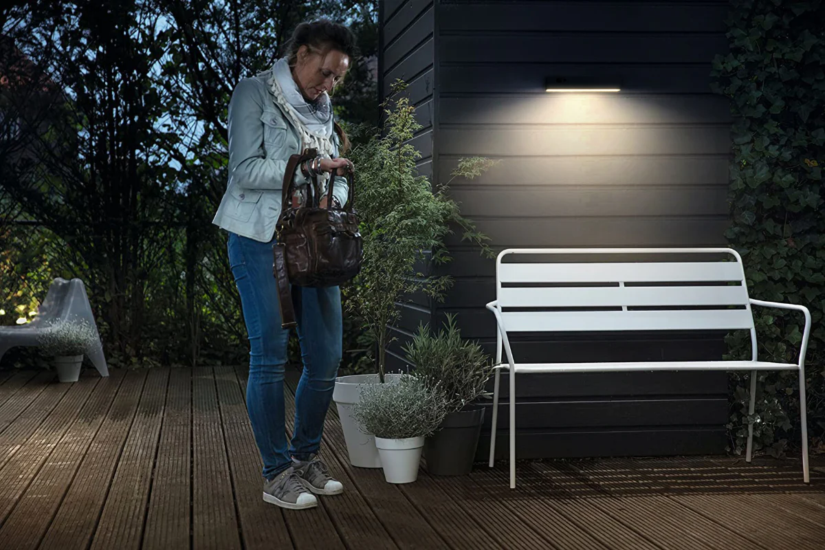NexSun Solstice | 1000 Lumens | Modern Linear Solar Wall Light - Image 11
