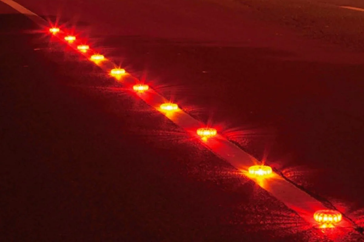 Pulsar Pro Sequential | 360º Illumination | Rechargeable Hazard Warning Light (Set of 5) - Image 3
