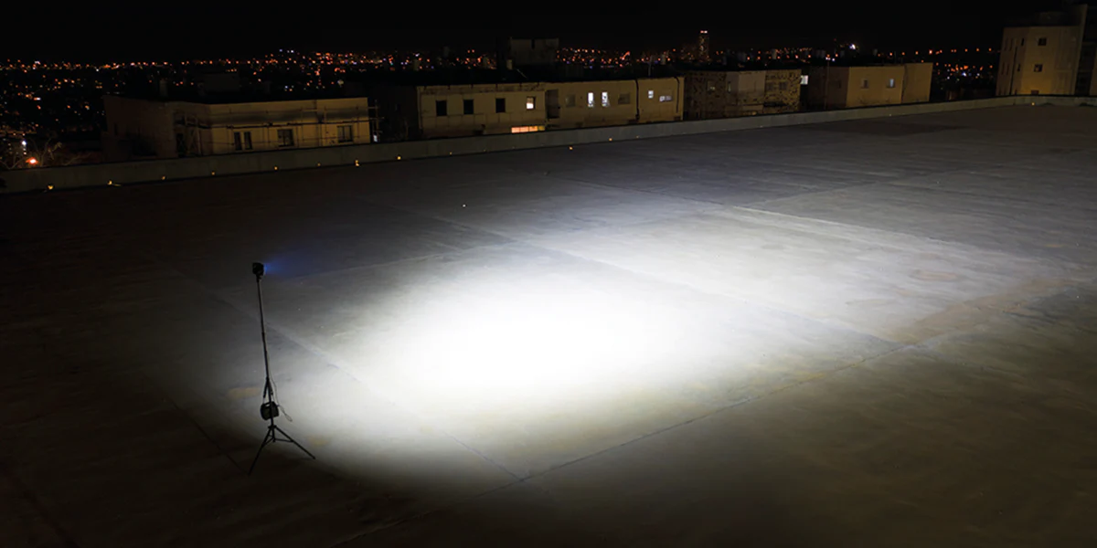 Solaris Lite 20K - 20000 Lumens | 22Ah Area Floodlight with SLA Battery - Image 2