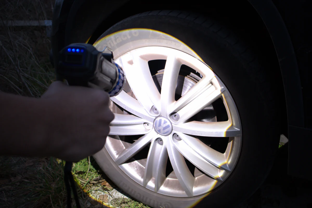 Trigger Pro 1400 | 1400 Lumens | Rechargeable Searchlight - Image 5